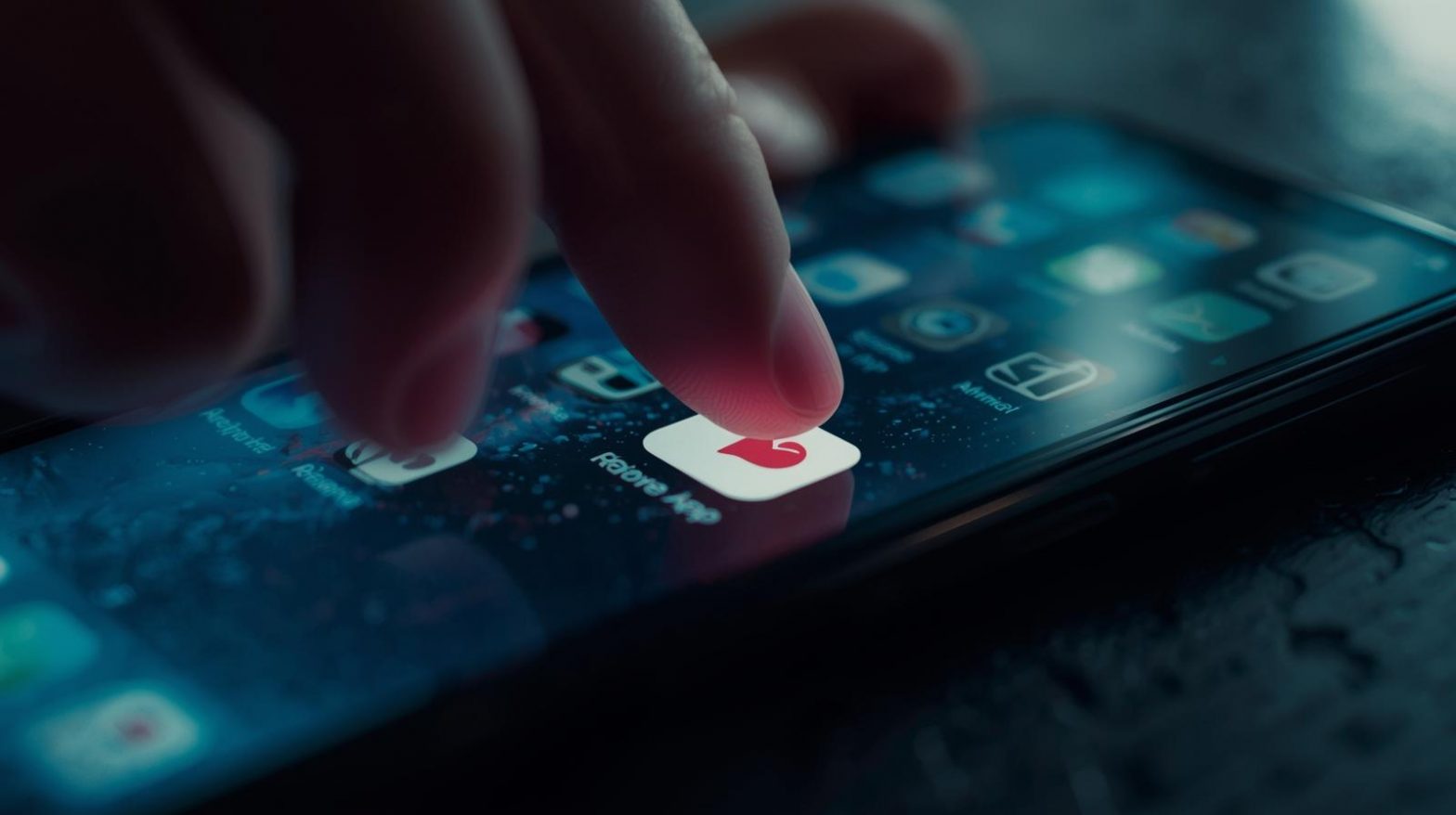 how to completely remove app from iphone